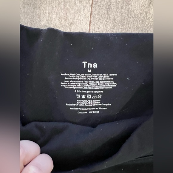 Aritzia TNA leggings - Picture 5 of 7